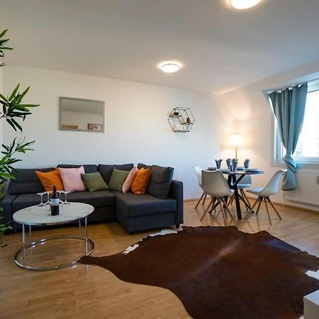 Stylish 2 Floor Penthouse • 15 Min To City Center Wenen Buitenkant foto