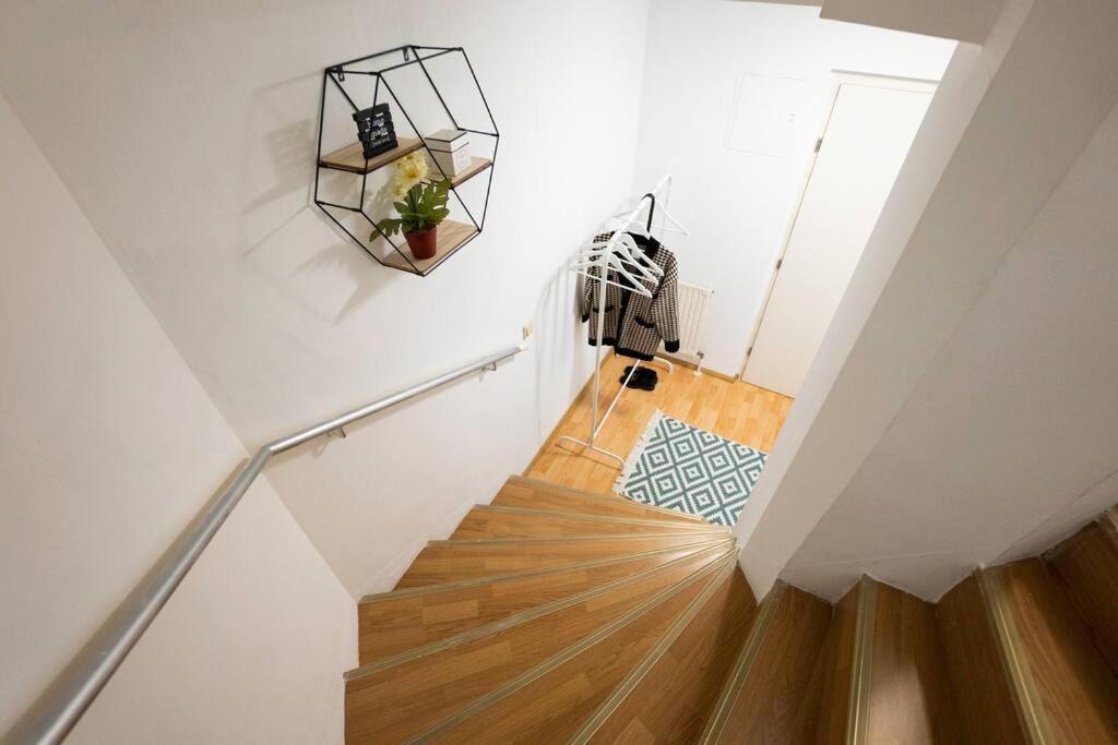 Stylish 2 Floor Penthouse • 15 Min To City Center Wenen Buitenkant foto