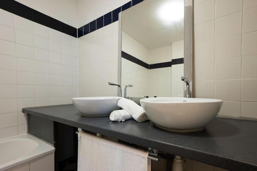 Stylish 2 Floor Penthouse • 15 Min To City Center Wenen Buitenkant foto